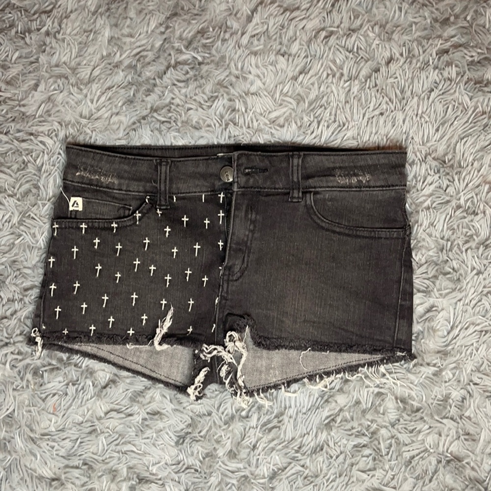 LIRA Black booty shorts 🖤